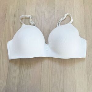 BUY 1 GET 1 FREE Victorias Secret ribbed cotton Tshirt lightly lined wireless 40